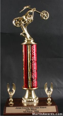Red Single Column Chopper Motorcycle With 2 Eagles Trophy 1