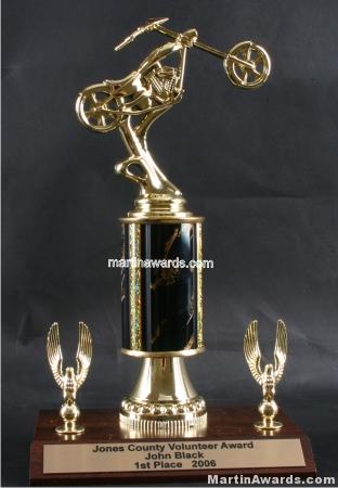 Black Single Column Chopper Motorcycle With 2 Eagles Trophy 1