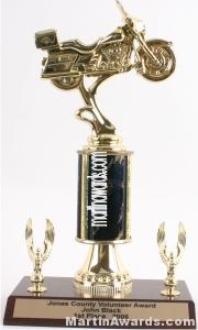 Black Single Column Road Motorcycle With 2 Eagles Trophy 1