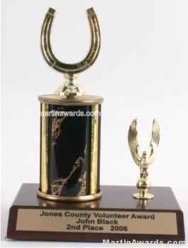 Black Single Column Horseshoe With 1 Eagle Trophy 1